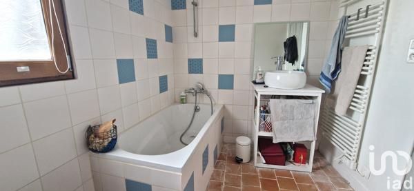 House for sale 4 rooms 104 m² Liffré