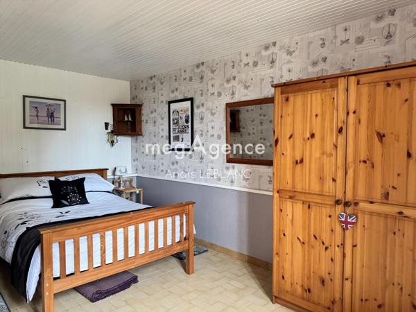 Maison à TORCE-VIVIERS-EN-CHARNIE, 53270 - 6 pièces 179m²