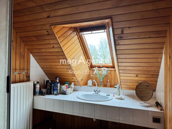 Maison à TORCE-VIVIERS-EN-CHARNIE, 53270 - 6 pièces 179m²