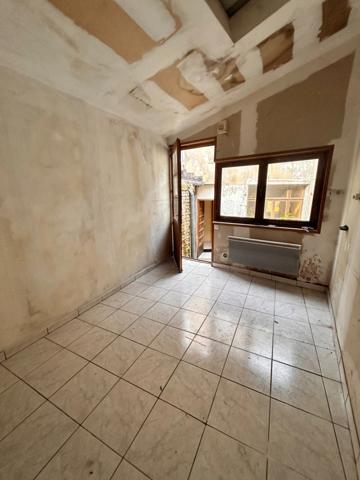 🏡 Ensemble immobilier polyvalent – Fort potentiel d’investissement et d’aménagement à Boulogne-Sur-Mer 🏠