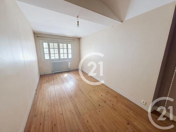 Maison à vendre  3 pièces - 191 m 2   JARNAC  - 16