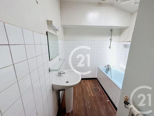 Maison à vendre  3 pièces - 191 m 2   JARNAC  - 16