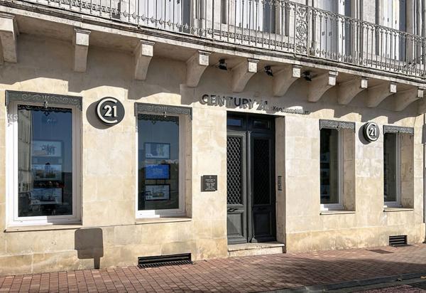 Maison à vendre  3 pièces - 191 m 2   JARNAC  - 16