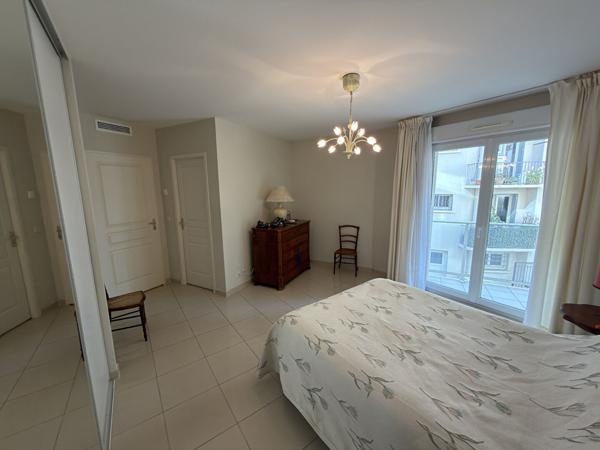 Bel appartement 88 m² avec deux suites et climatisation + parking