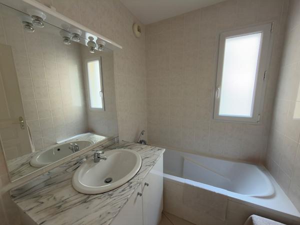 Bel appartement 88 m² avec deux suites et climatisation + parking