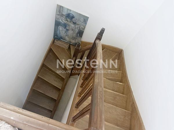 Maison d'architecte à vendre Vayrac 3 chambres, Cuisine aménagée et équipée, Véranda, Climatisation, double garage, Terrain arboré 900m2