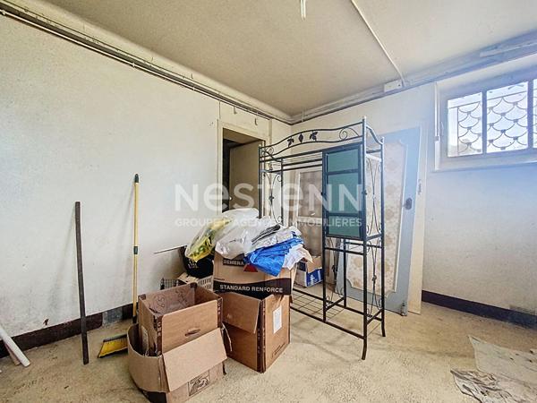 Maison d'architecte à vendre Vayrac 3 chambres, Cuisine aménagée et équipée, Véranda, Climatisation, double garage, Terrain arboré 900m2