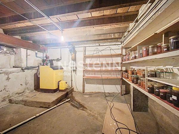 Maison d'architecte à vendre Vayrac 3 chambres, Cuisine aménagée et équipée, Véranda, Climatisation, double garage, Terrain arboré 900m2