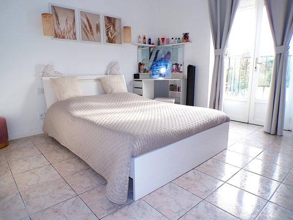 Grande Maison Familiale 138m² avec Jardin et Piscine à Fendeille