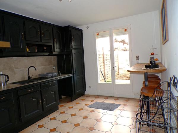 Grande Maison Familiale 138m² avec Jardin et Piscine à Fendeille