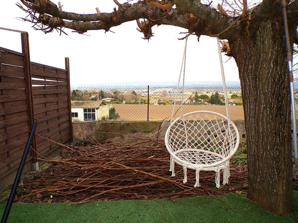 Grande Maison Familiale 138m² avec Jardin et Piscine à Fendeille