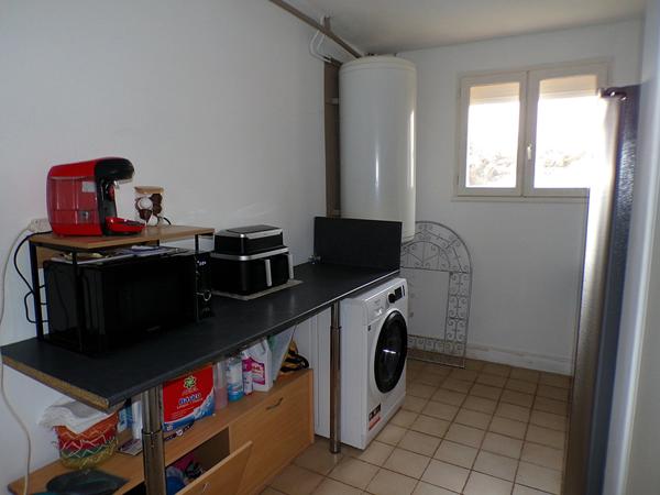 Grande Maison Familiale 138m² avec Jardin et Piscine à Fendeille