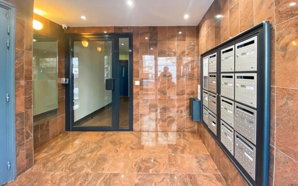 Appartement à vendre    2 pièces • 41,79 m2 Corbeil-Essonnes