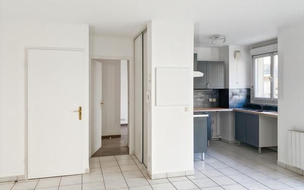 Appartement à vendre    2 pièces • 41,79 m2 Corbeil-Essonnes
