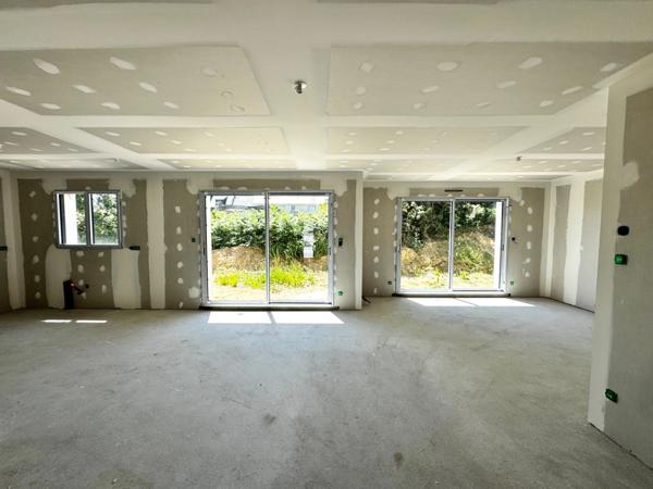 Maison de plain-pied de 102 m², livraison prévue en octobre 2025.