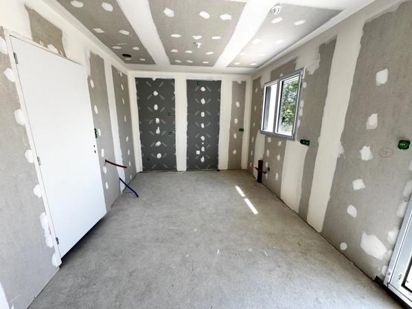 Maison de plain-pied de 102 m², livraison prévue en octobre 2025.