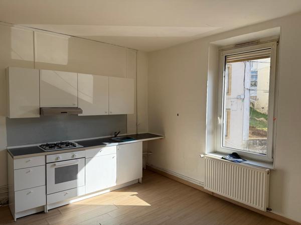 F3 de 55 m² à Hayange avec 2 chambres et parking