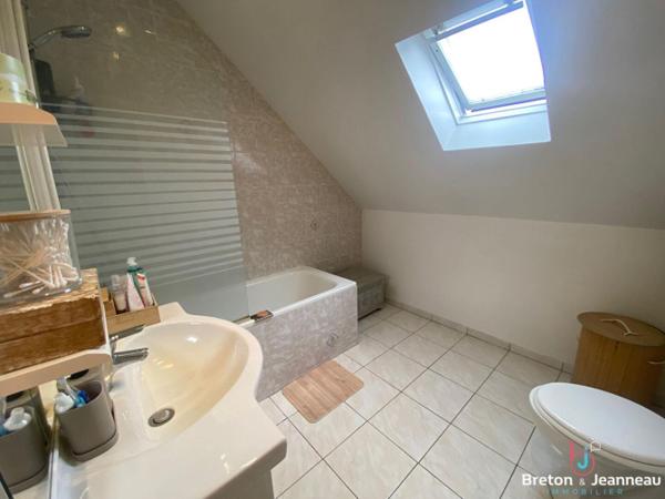 Maison 94 m² à Fougères avec jardin et garage