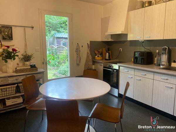 Maison 94 m² à Fougères avec jardin et garage