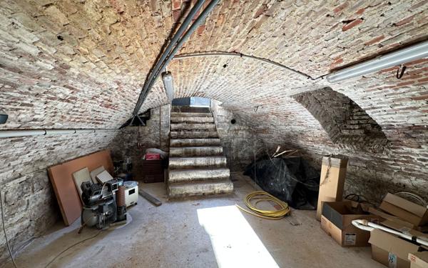 Maison à vendre    6 pièces • 180 m2 Chaussin