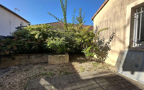 Maison à vendre    6 pièces • 180 m2 Chaussin