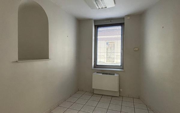 Maison à vendre    6 pièces • 180 m2 Chaussin