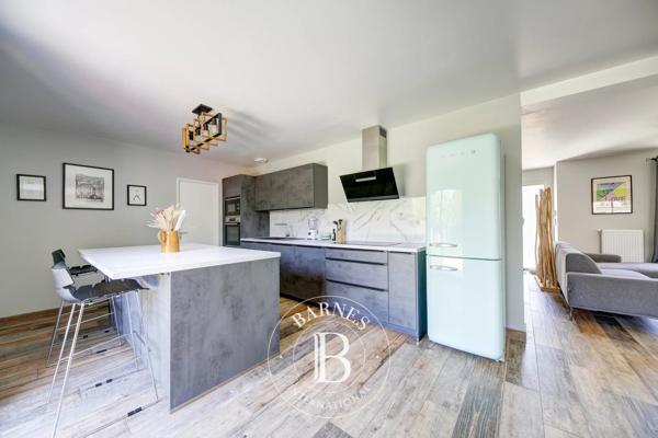Fontenay-le-Fleury, Maison 7 Chambres -  173 m² à vendre
