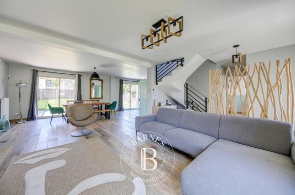 Fontenay-le-Fleury, Maison 7 Chambres -  173 m² à vendre