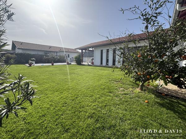 EXCLUSIVITÉ! MAISON AVEC VUE ET PISCINE