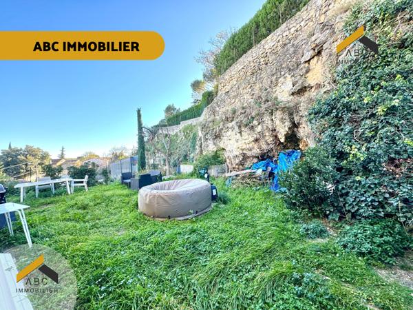 Orange (84100) Appartement avec grand jardin et place de parking privative