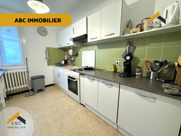 Orange (84100) Appartement avec grand jardin et place de parking privative