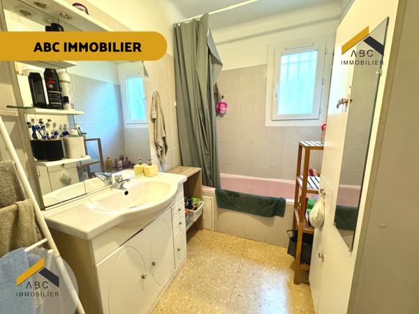 Orange (84100) Appartement avec grand jardin et place de parking privative