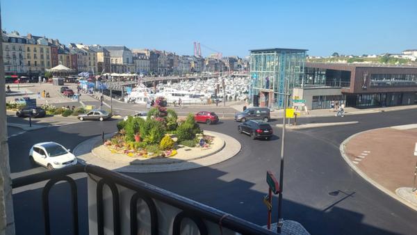 À VENDRE – Appartement avec vue imprenable sur le port de Dieppe