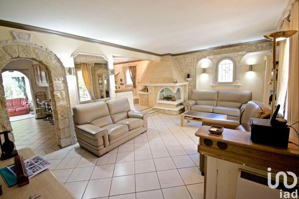 Maison à vendre 11 pièces 191 m² Saint-Germain-lès-Arpajon