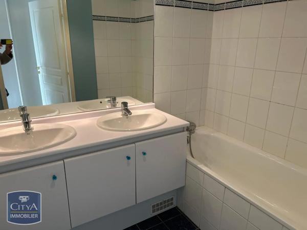 Appartement à louer 4 pièces 92.8m²