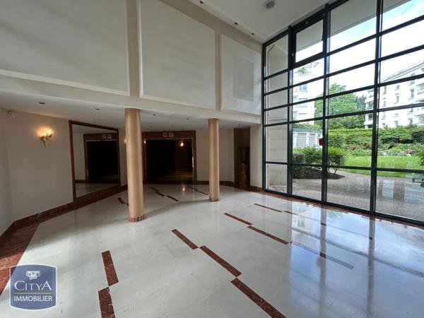 Appartement à louer 4 pièces 92.8m²