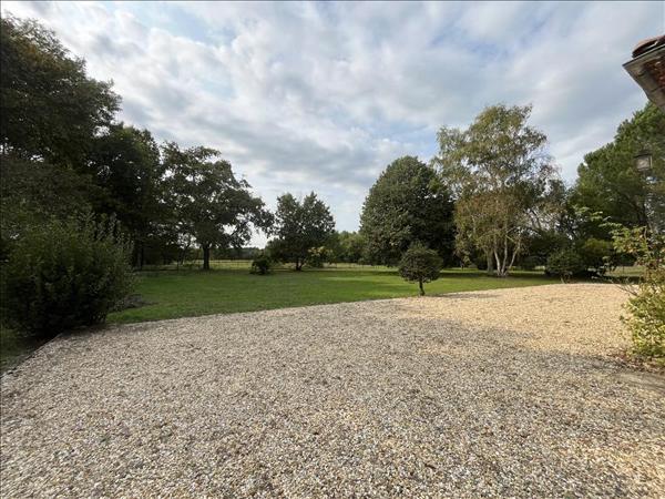 Maison à louer |  LE TAILLAN MEDOC |  5 pièces | 143 m²