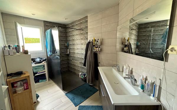 Maison à vendre    4 pièces •  Saint-Augustin