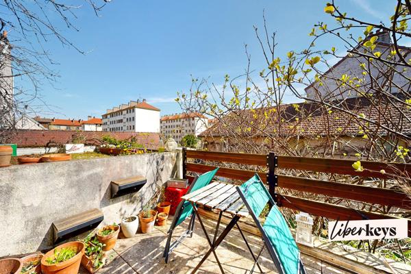 APPARTEMENT DE CHARME - T3 - TERRASSE ET GARAGE 