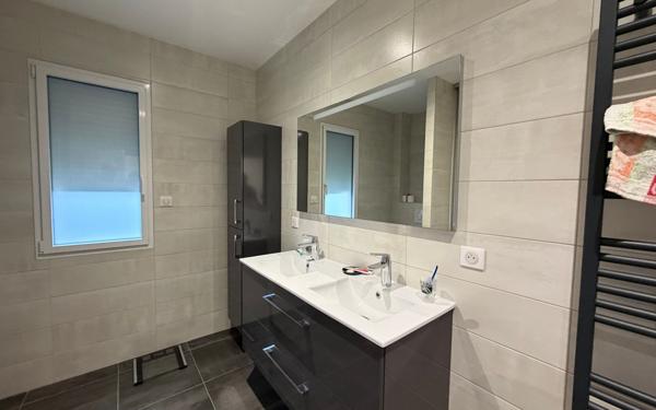 Maison à vendre    6 pièces •  Saint-Junien