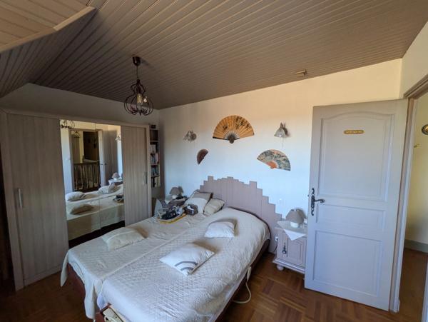 GUERN JOLIE MAISON DE 170M² AVEC VIE DE PLAIN PIED 7 PIECES GARAGE ET ATELIER PARCELLE DE 5150M² ENVIRON