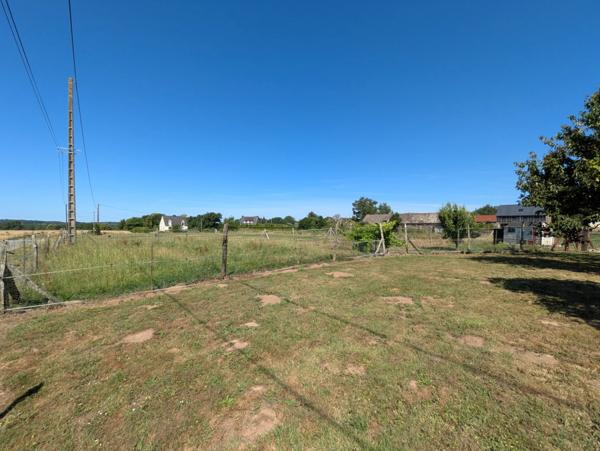 GUERN JOLIE MAISON DE 170M² AVEC VIE DE PLAIN PIED 7 PIECES GARAGE ET ATELIER PARCELLE DE 5150M² ENVIRON