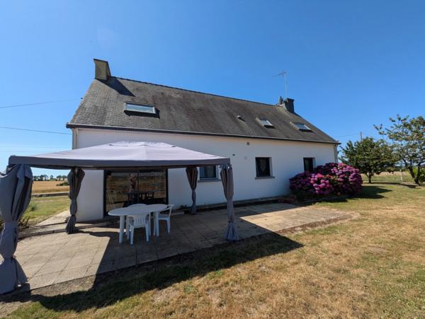 GUERN JOLIE MAISON DE 170M² AVEC VIE DE PLAIN PIED 7 PIECES GARAGE ET ATELIER PARCELLE DE 5150M² ENVIRON