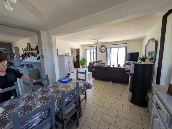 GUERN JOLIE MAISON DE 170M² AVEC VIE DE PLAIN PIED 7 PIECES GARAGE ET ATELIER PARCELLE DE 5150M² ENVIRON