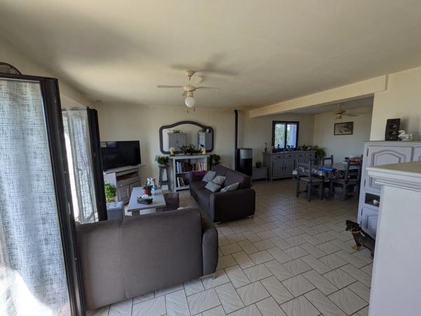 GUERN JOLIE MAISON DE 170M² AVEC VIE DE PLAIN PIED 7 PIECES GARAGE ET ATELIER PARCELLE DE 5150M² ENVIRON