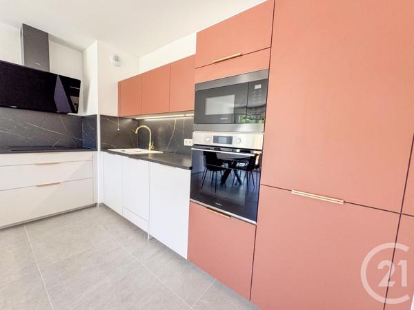 Appartement T4 à vendre  4 pièces - 88,40 m2 CAVALAIRE SUR MER - 83