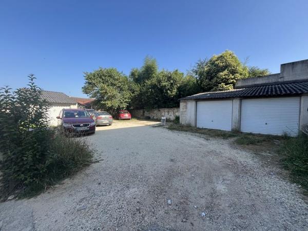 Immeuble à vendre |  Condom |  365 m²