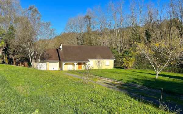 Maison à vendre    5 pièces • 102,52 m2 Lasseube