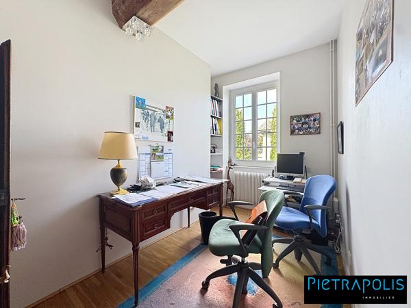 Belle Maison de 210 m2 : 5 chambres, piscine et dépendance, terrain de 1400 m2 - Soucieu-en-Jarrest