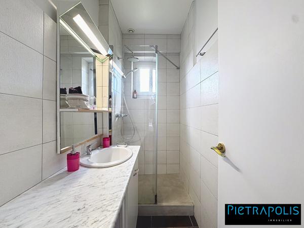 Belle Maison de 210 m2 : 5 chambres, piscine et dépendance, terrain de 1400 m2 - Soucieu-en-Jarrest